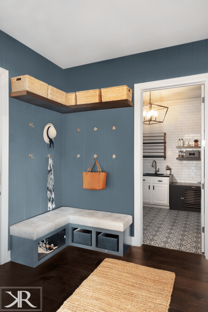 mudroom-gold-hooks-navy-wall-bench-seat